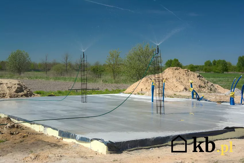 Mycie betonu na podłodze, a także pielęgnacja betonu krok po kroku, sprawdź, jak zadbać o beton na podłożu lub w budynkach