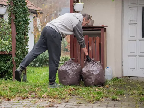 Ulgi i zwolnienia z opłat za śmieci w 2026