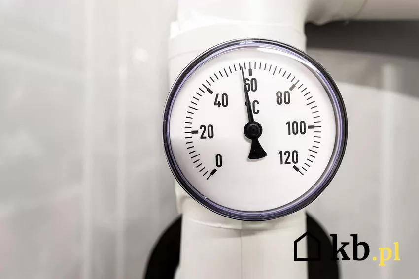 Temperatura wody opuszczającej źródło ciepła jest temperaturą zasilania grzejników Im niższa jest wymagana temperatura zasilania, tym większa jest efektywność systemu grzewczego