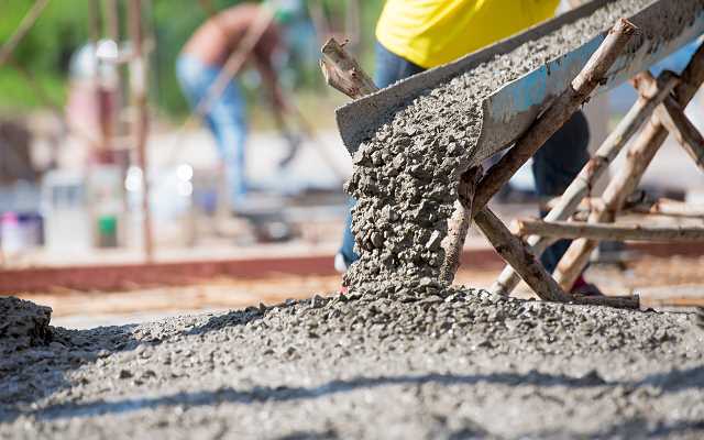 Domieszki do betonu – czyli co znajduje się w betonie, który kupujesz?
