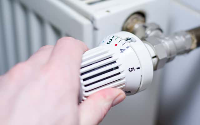 Głowica termostatyczna do grzejnika - rodzaje zaworów, ceny, opinie, porady