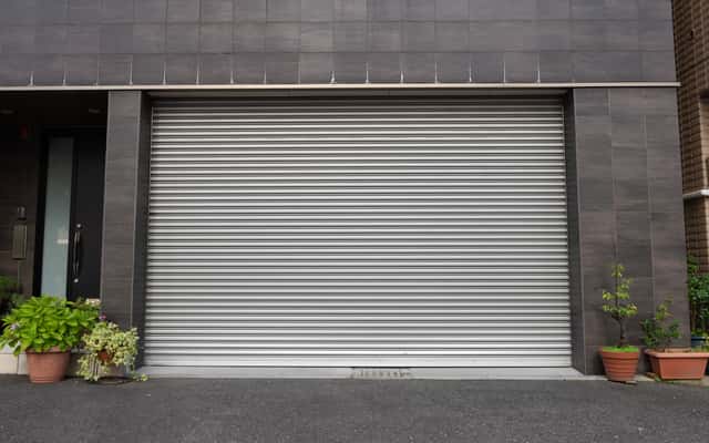 Rolowane bramy garażowe - rodzaje, ceny, opinie, wymiary, porady