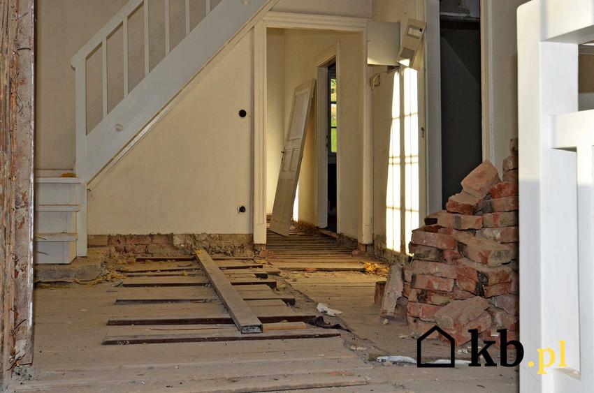 Koszt remontu starego domu krok po kroku