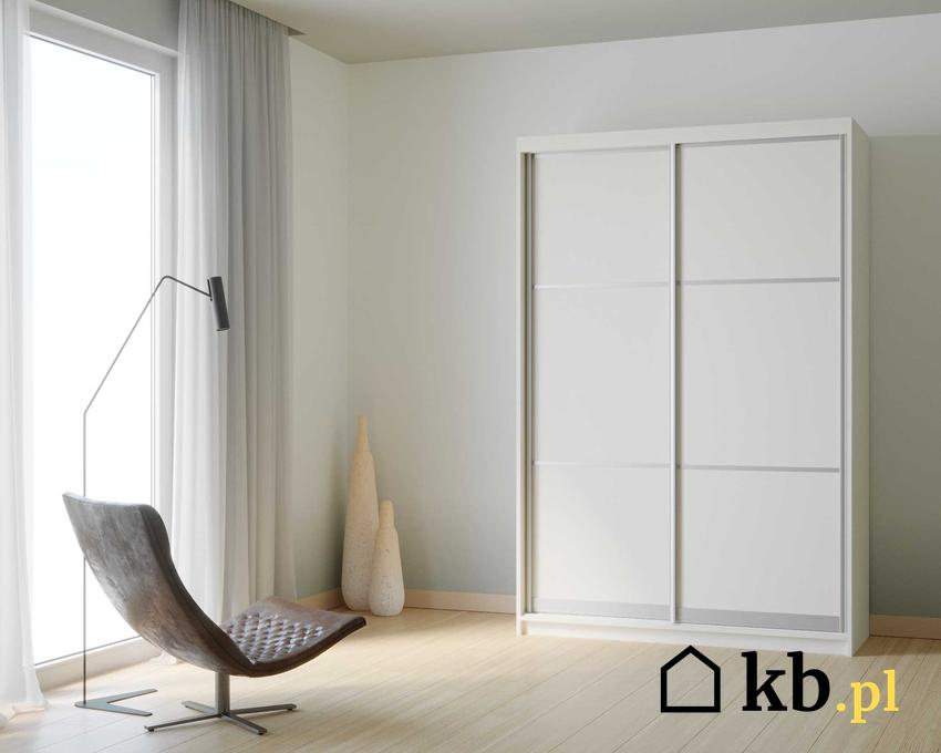 Biała szafa Bodzio dwudrzwiowa w salonie oraz polecane modele, na przykład szafy trzydrzwiowe z lustrem i nie tylko