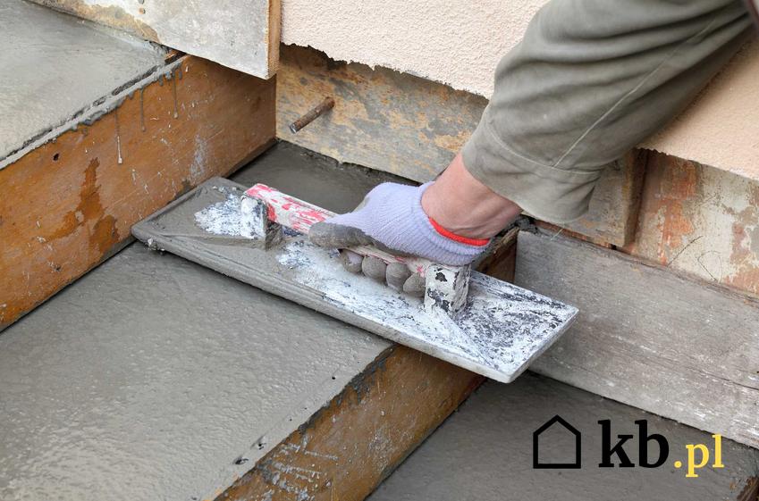 Szalowanie schodów betonowych oraz porady, jak zaszalować schody zewnętrzne, czyli szalunek schodów krok po kroku