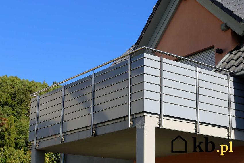 Balkonowe blustrady nierdzewne, czyli barierki nierdzewne i zewnętrzne balustrady ze stali nierdzewnej