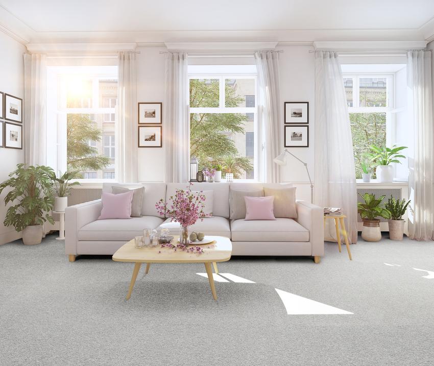 Wykładzina dywanowa czy dywan: co sprawdzi się w twoim salonie?