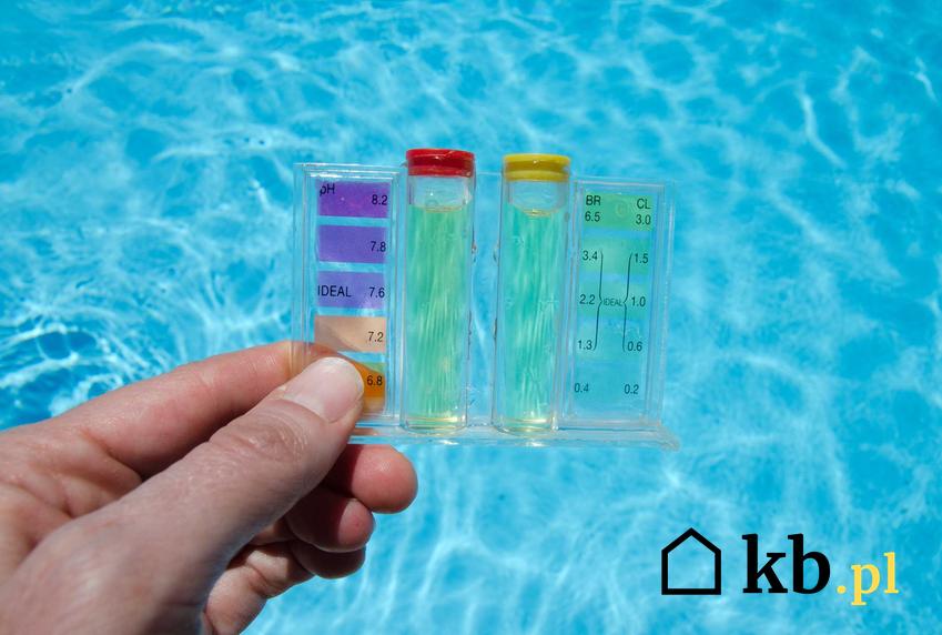 Sprawdzanie odczynu i jakości wody w basenie, a także chlor do basenu, producenci, zastosowanie i skuteczność