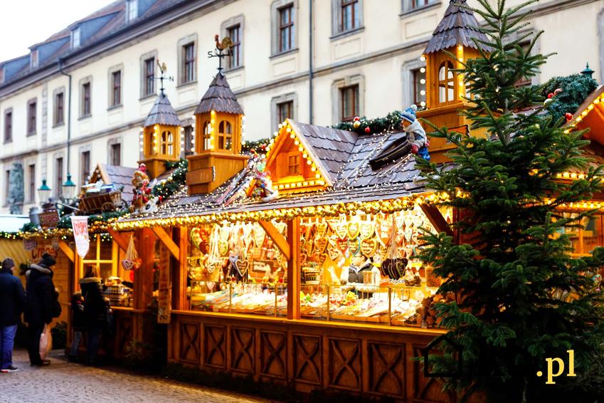 Stragan bożonarodzeniowy w Norymberdze, najciekawsze jarmarki świąteczne organizowane w Niemczech, z jakich jarmarków bożonarodzeniowych słyną Niemcy