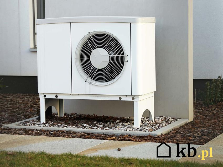 Pompa ciepła w domu, jakie jest średnie rocznie zużycie energii przez pompę ciepła, jak obliczyć zużycie prądu w domu posiadając pompę ciepła