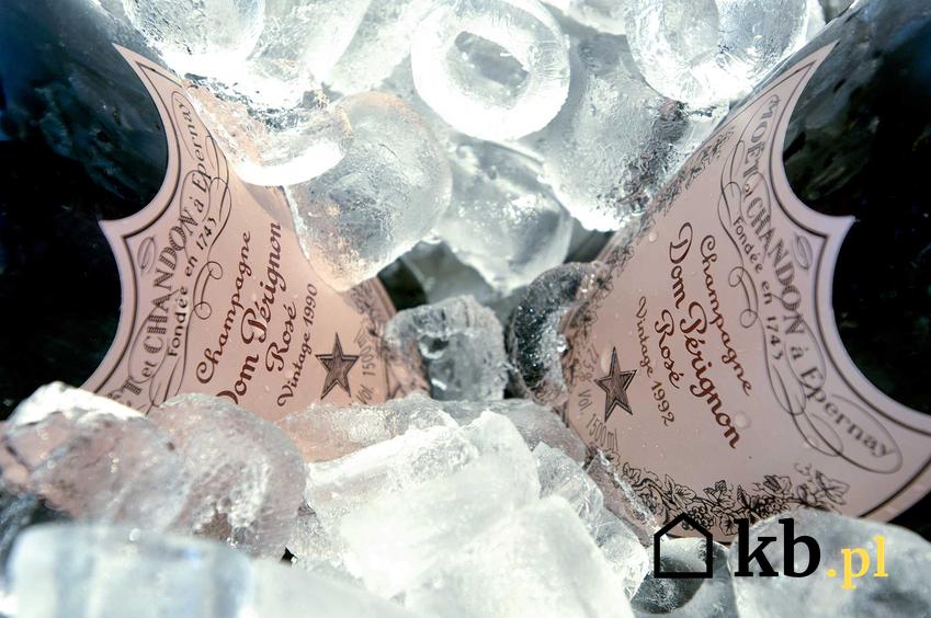 Dom Perignon w lodzie, a także cena Dom Perignon i ile kosztuje szampan