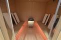 Jak korzystać z sauny na podczerwień (infrared) – porady, właściwości, wpływ na zdrowie, przeciwwskazania