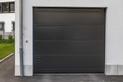 Brama garażowa z napędem - rodzaje, ceny, sposoby montażu, opinie