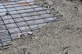 Beton na fundamenty - ile go potrzeba, jaką klasę betonu wybrać?
