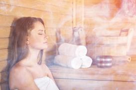 Sauna mokra - zalety, wady, opinie, właściwości, porównanie łaźni rzymskiej do sauny suchej