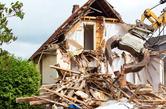 Koszt rozbiórki domu - zobacz, ile zapłacisz za wyburzenie budynku
