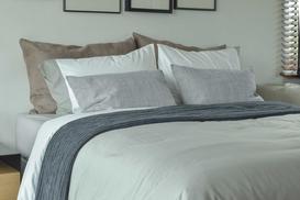 Narzuty na łóżko – rodzaje, materiały, ceny, inspiracje
