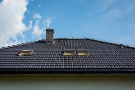 Cennik okien Fakro - zobacz, ile kosztują okna dachowe i inna stolarka dachowa znanego producenta