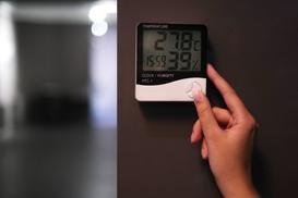 Jak zmniejszyć wilgoć w mieszkaniu? Praktyczne sposoby